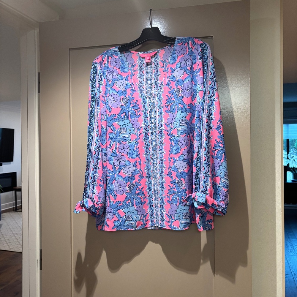 Lily Top. 100% poly machine washable